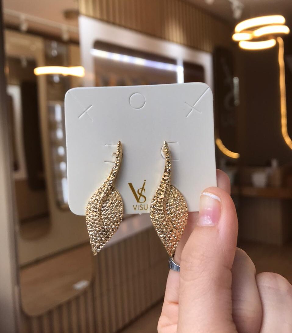 Brinco folhagem gold