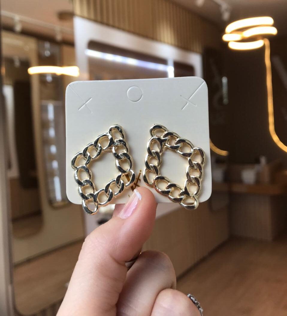 Brinco elos triangular