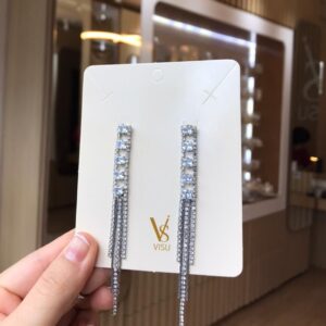 Brinco cascata de cristais