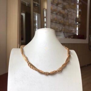 Colar duplo entrelaçado