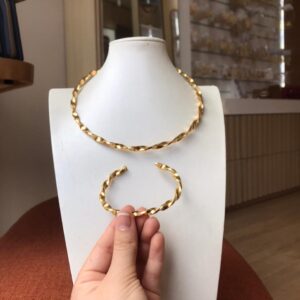 Conjunto choker linha torcida